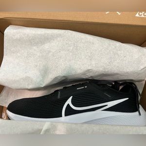 Brand new NIKE AIR ZOOM PEGASUS 40